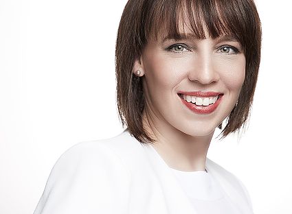 Customer Management Assistant: Mirja Frank
