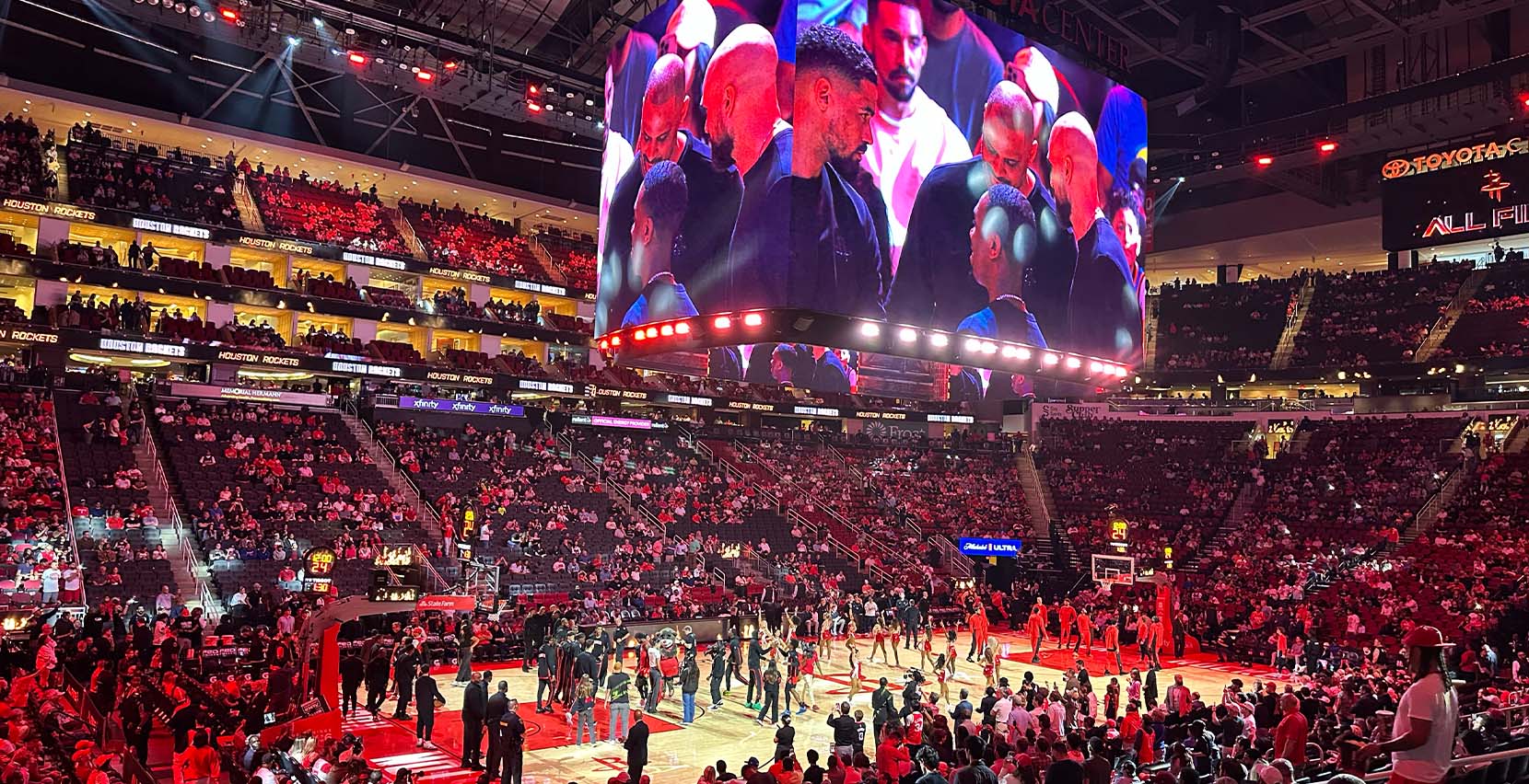 NBA Spiel Houston Rockets gegen Toronto Raptors im Toyota Center NBA Spiel Houston Rockets gegen Toronto Raptors im Toyota Center