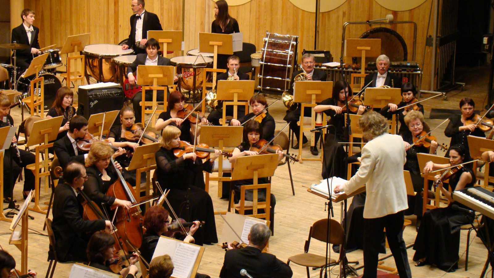 ein spielendes Orchester