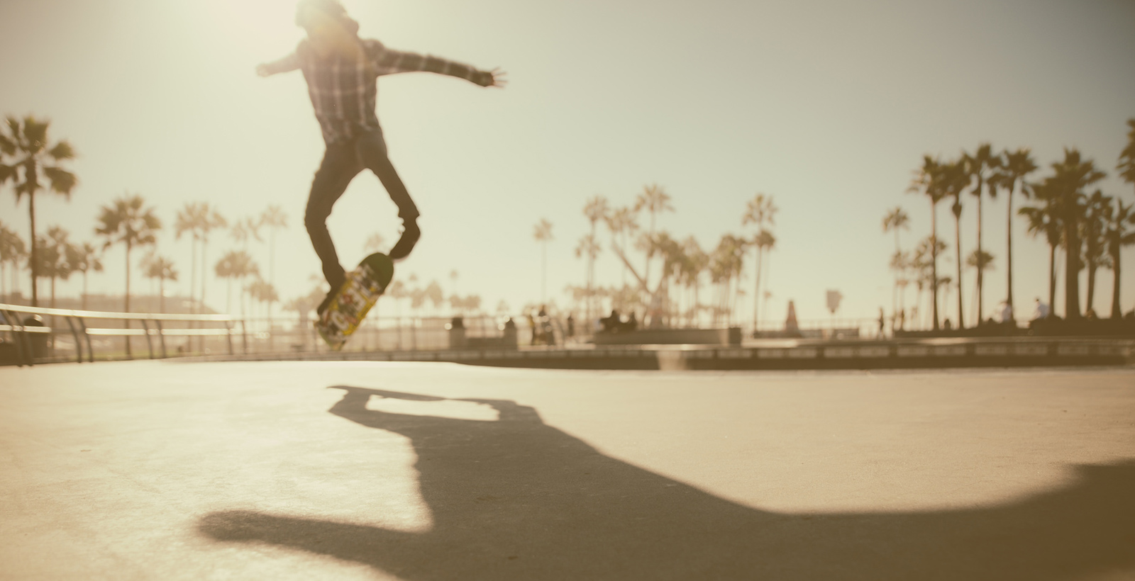 Die Skateboard- und Modemarke Supreme muss immer wieder den Zeitgeist einer anspruchsvollen Zielgruppe treffen – genauso wie das Luxusmodelabel Louis Vuitton. Bildquelle: ©oneinchpunch - fotolia.com