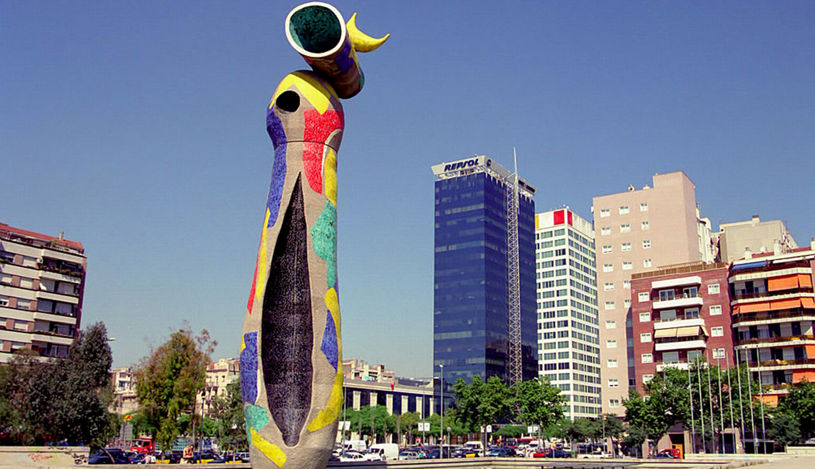 © Wikimedia Commons / Dona i ocell al Parc de Joan Miró