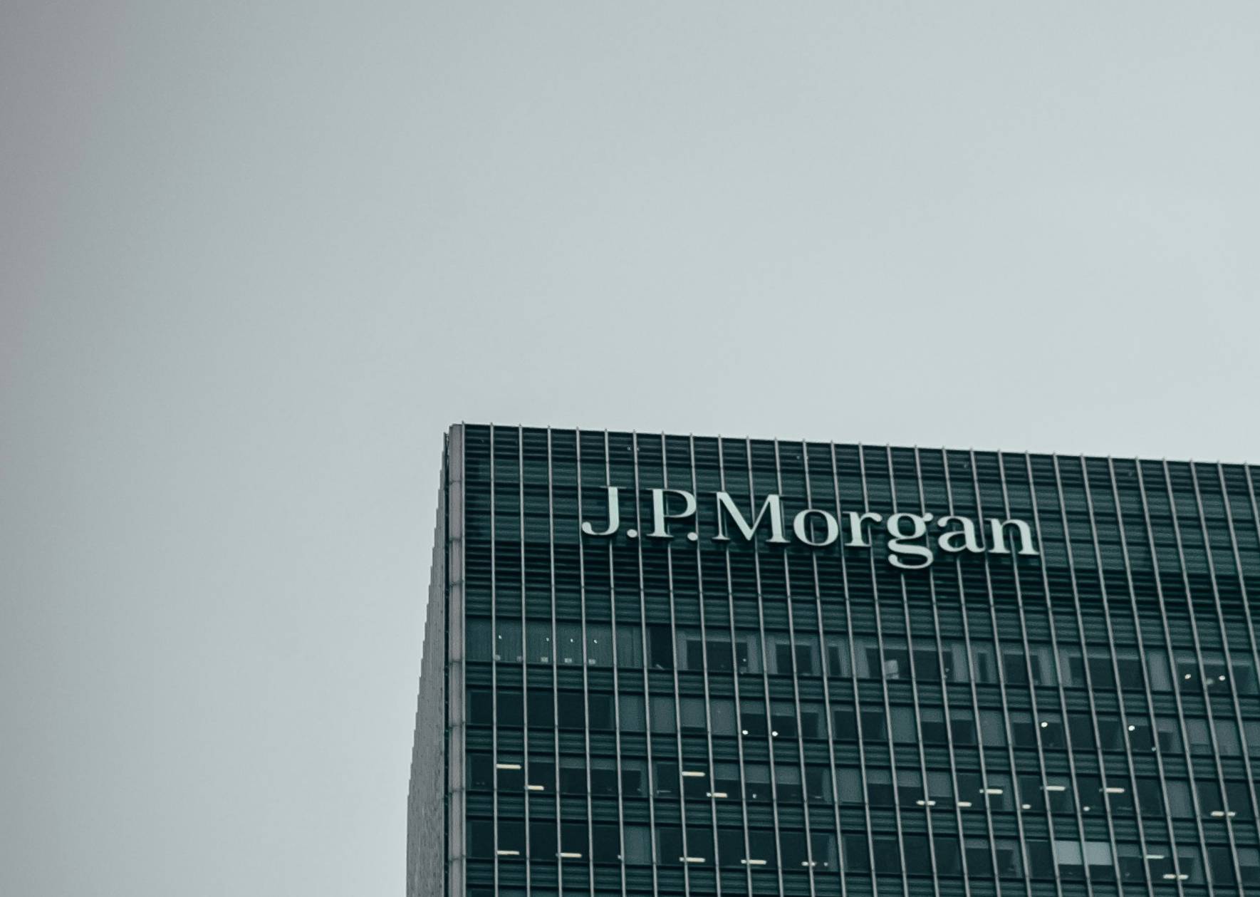 Hermès: Die Anatomie einer unsterblichen Luxusmarke - Auf dem Foto sieht man Hermès Produkte